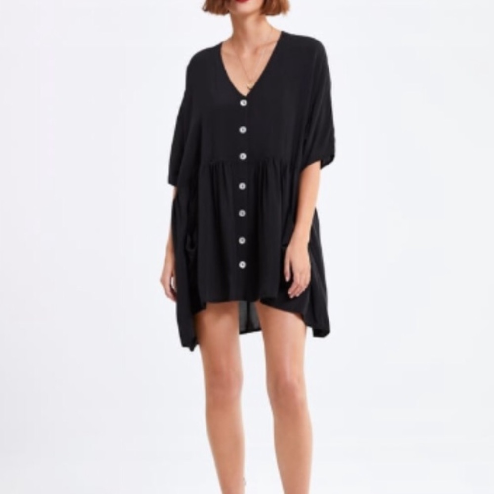 NWOT Zara flowy dress with ruching and pockets